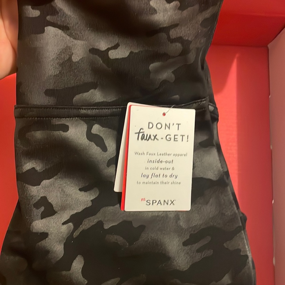Spanx matte camo NWT